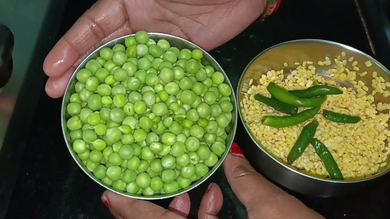 बिल्कुल करारी हरे मटर की मंगोड़ी | 1 साल तक स्टोर करने का तरीका एक बार बनाओ साल भर खाओ 😍 
