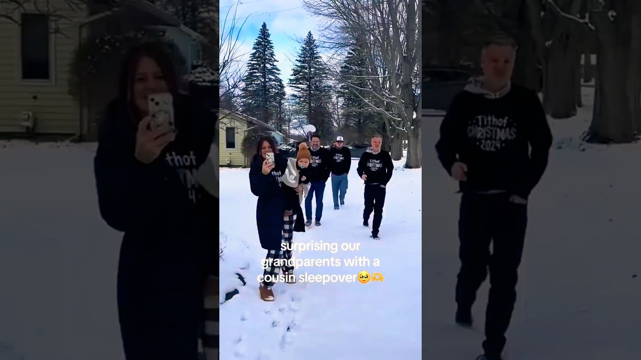 22 Cousins Arrive to Surprise Grandparents on Christmas Day 🥳