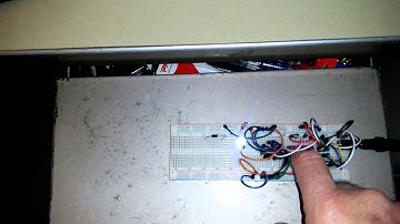 +Make Electronics Experiment 19 Part I - NAND Logic Chip