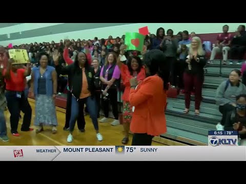 Longview’s Foster Middle School holds rally for Teacher of the Year finalist