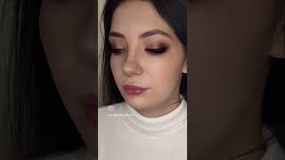 Яркие оттенки можно добавлять акцентно в макияж ✨ 💋❤💄