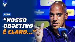 🦊🎙A primeira coletiva de imprensa do Pepa, novo técnico do Cruzeiro | ENTREVISTA