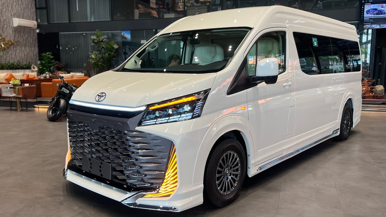 Luxury Van 2025 Toyota hiace Xtra premium 