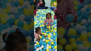 Kak Quinn & Adek Freya Mandi Bola di Kidzoona Pakuwon Mall Jogja #kidzoona #mandibola #playground