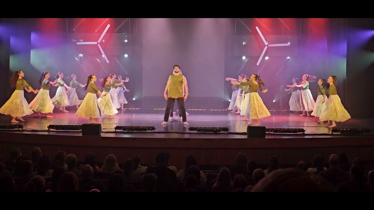 כרמי מחול - נשים רוקדות - 