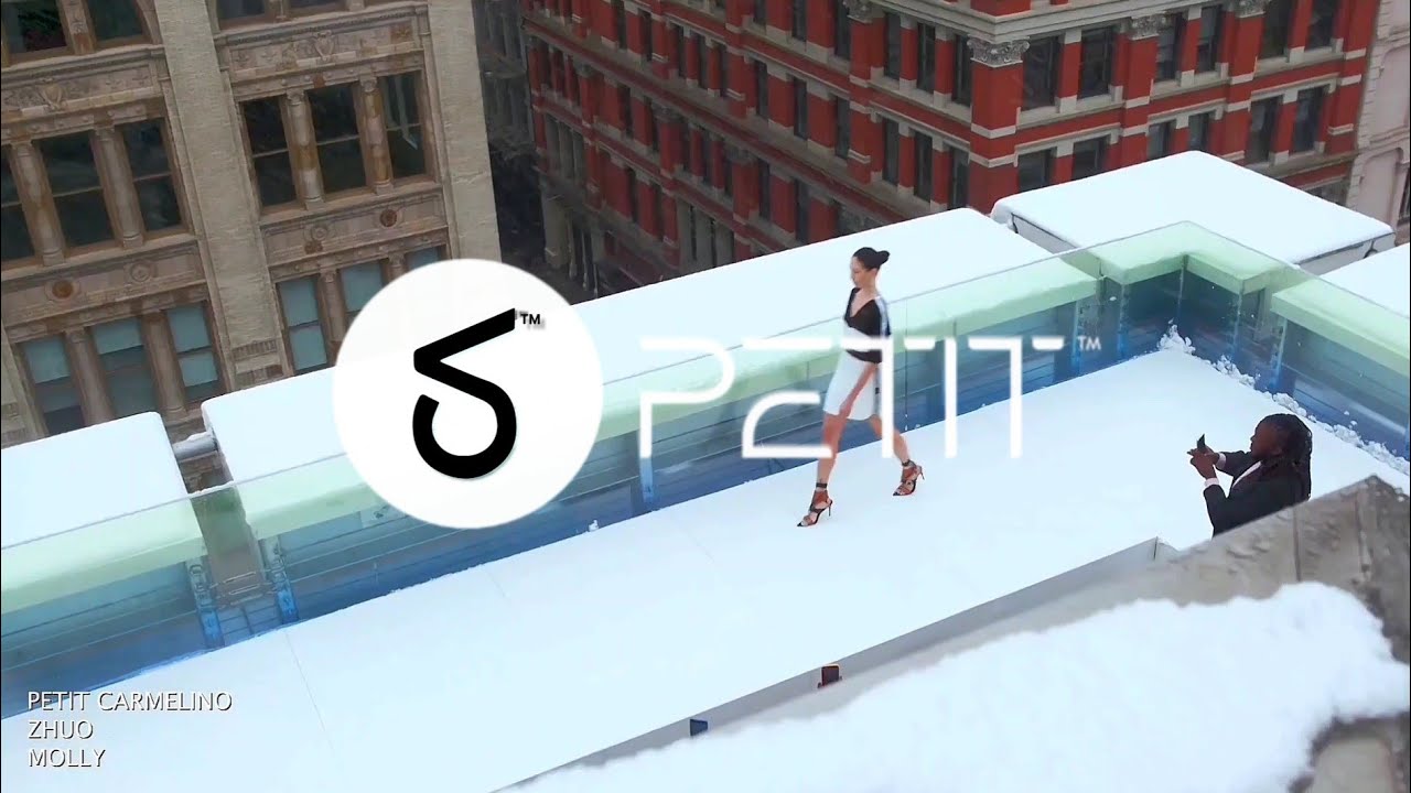 LOOK 1 | NEW YORK FASHION WEEK. PETIT™ RUNWAY IN A SOHO, MANHATTAN ROOFTOP. 