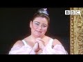 דואט הבלט המצחיק של Dawn French עם דארסי בוסל הכומר של דיבלי BBC דואט הבלט המצחיק של Dawn French עם דארסי בוסל הכומר של דיבלי BBC