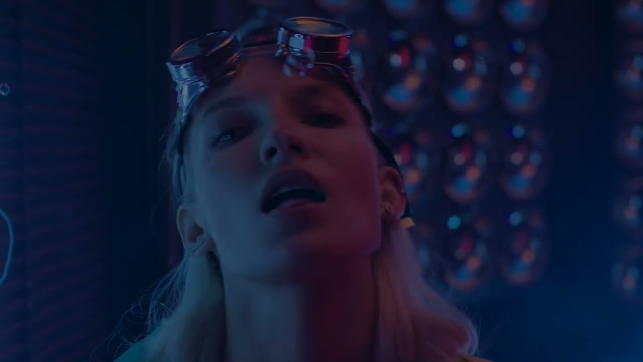 Bizzy & Clanger - Mystique - Colin McNeil Mix