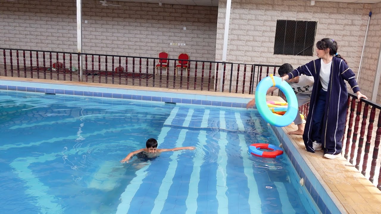 لانا تنقذ نواف  بالمسبح    !!