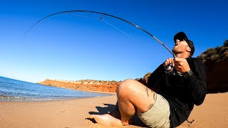SOLO HUNTING FOR FOOD  HUGE FISH tiny rod  REMOTE AUSTRALIA