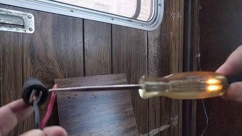 Turn signals P1 - Both rear turn signals flash at the same time. B012