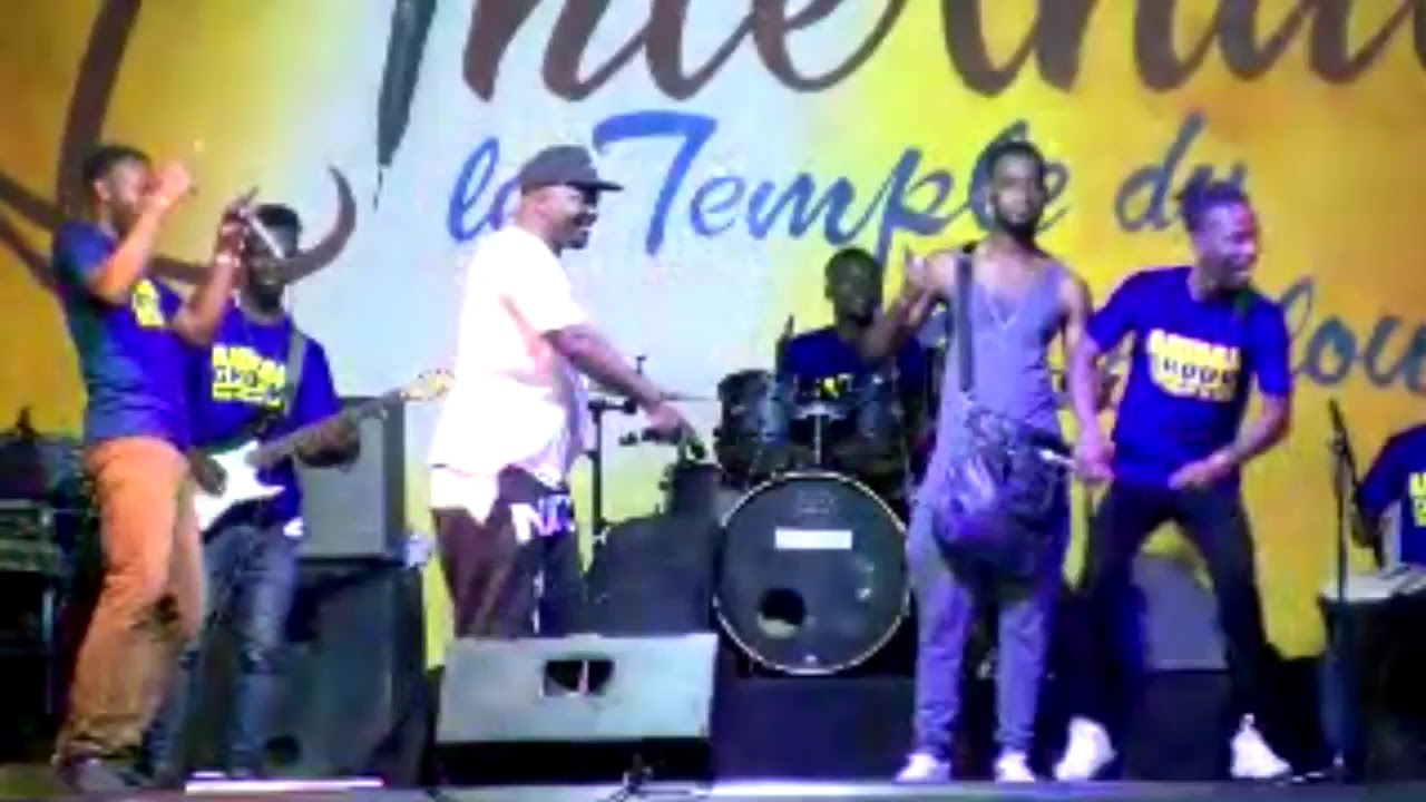 Live Direct DEZY CHAMPION à l'Internat