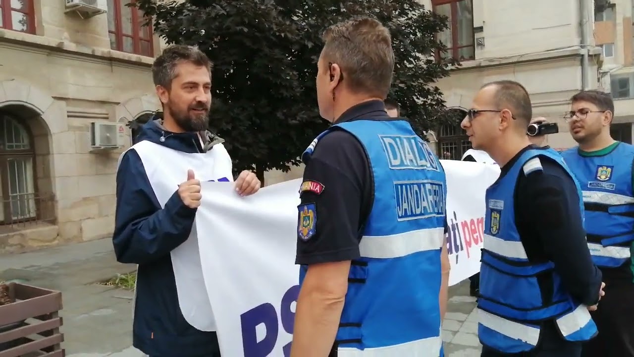USR Dolj, pasibil de amendă pentru că a protestat la Prefectură