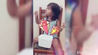 Eu Sou A Sophia Na Vida. Comendo Uma Coisa Gostosa.