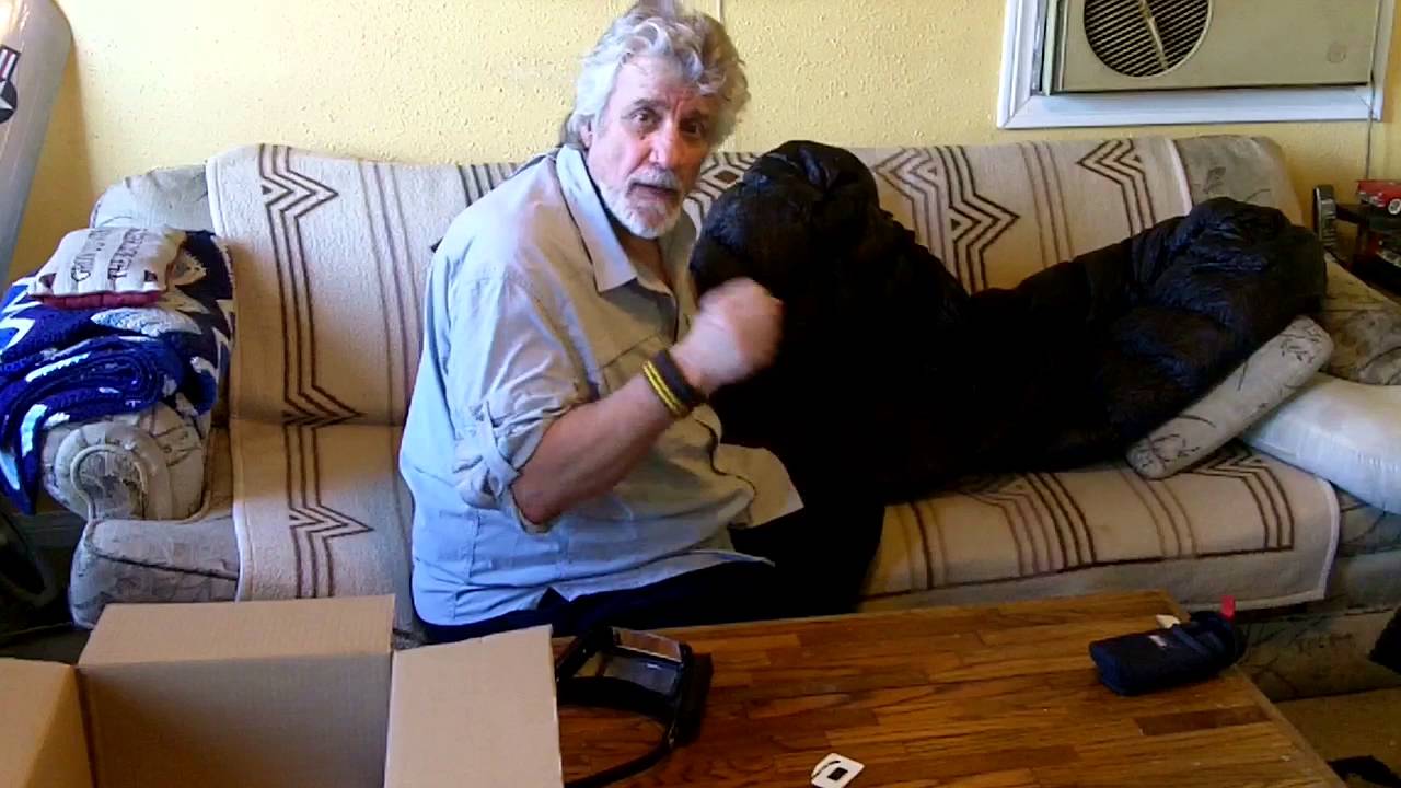 New Hammock Gear Burrow 40 Top Quilt Unboxing.  Come on in and see how it looks