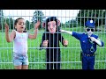 الشرطي دخل غزل السجن19!!! #ألعاب​ #سيارات​ #شرطة​ #أطفال​ #بيبي​ #بنات​ #اغاني​ #للأطفال​