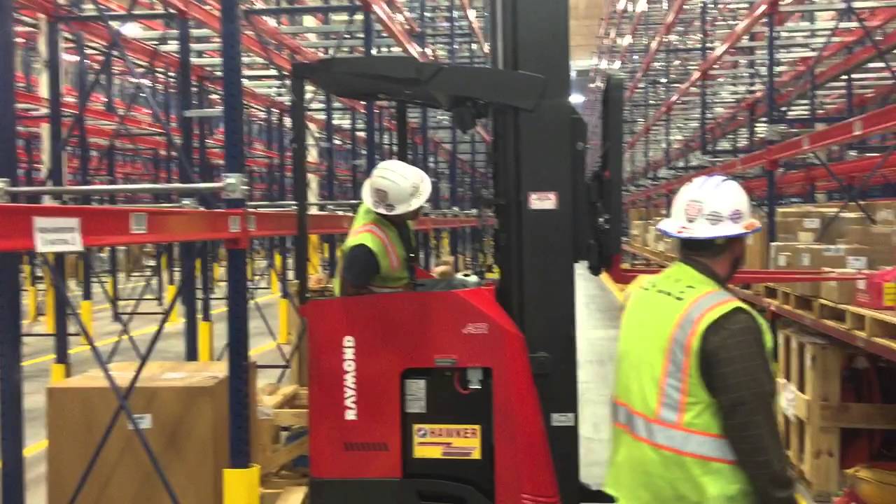 Stand Up Forklift In Small Aisle Youtube