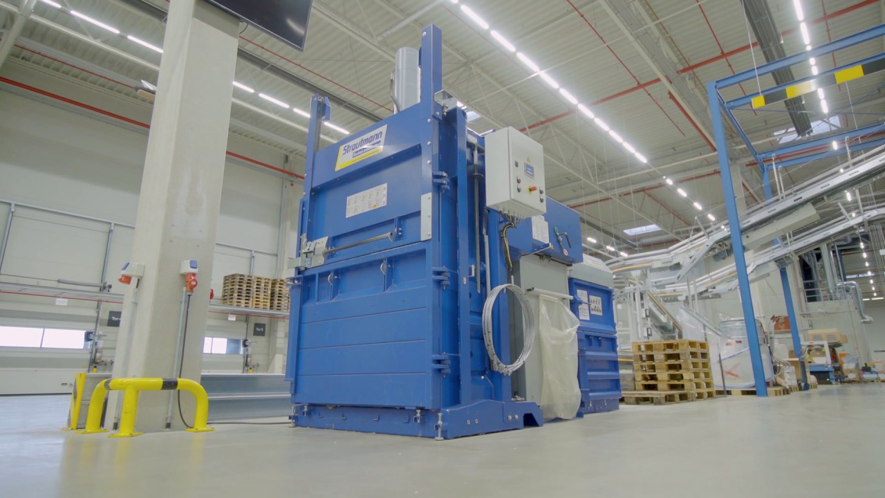 Papierpresse AutoLoadBaler im Einsatz bei der Röthlein Logistik/ AutoLoadBaler at Röthlein Logistik