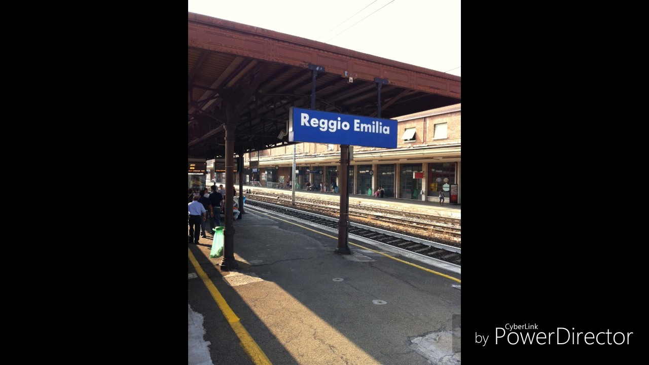 ANNUNCI ALLA STAZIONE DI REGGIO EMILIA