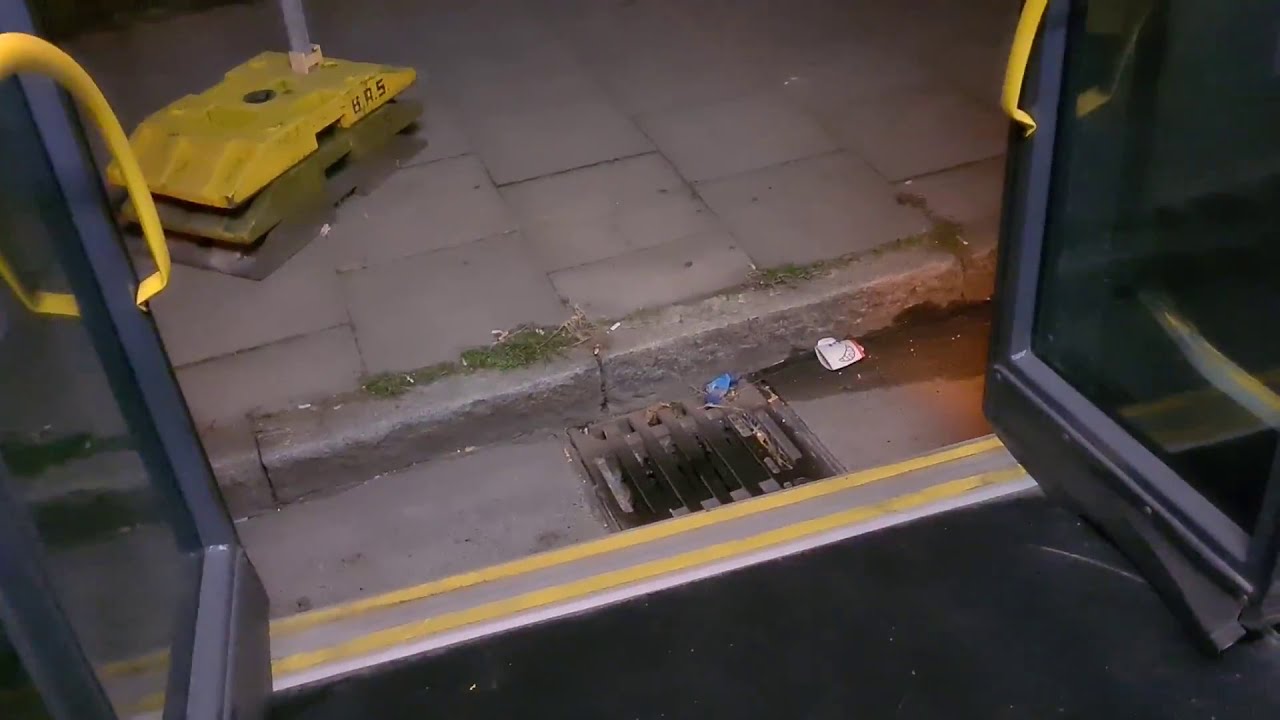 Bus Tür auf und zu [Citaro O530 G] ex Arriva Heerenveen 228 [1080p] HD