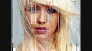 Watch Christina Aguilera Spotlight video