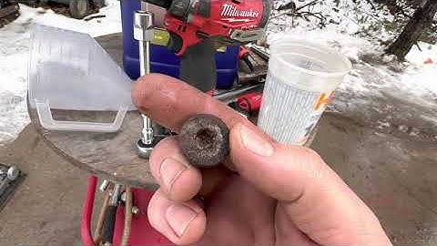 How to get a stripped differential plug out. Servicing polaris sportsman differential 2021 570