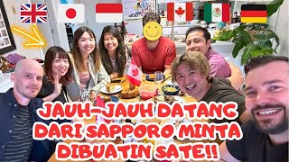 SATE MADURA DAN SUP BUAH BUAT MAMANYA TEMAN JEPANG TERPUKAU SAMA HIDANGAN INDONESIA! TERHARU BANGET