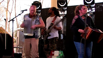 (A) Amy Nicole & Zydeco Soul "Baby Don't Leave Me" live from Heratige Square in Sulphur, la