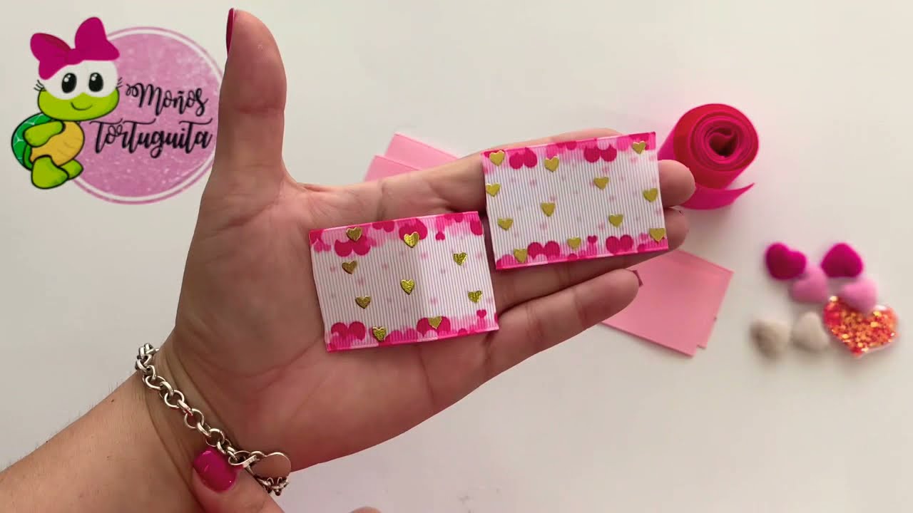 Бантики в паре с фрагментами персонажей 🎀