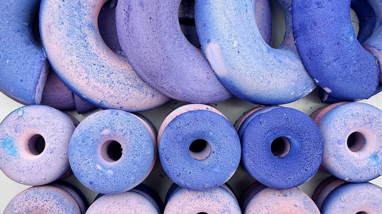 GYM CHALK★Dyed chalk★Crispy powder★Oddly satisfying video★ - YouTube