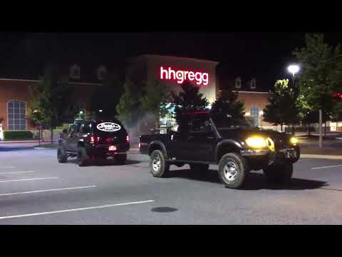 dodge-durango-vs-toyota-tacoma-tug-of-war