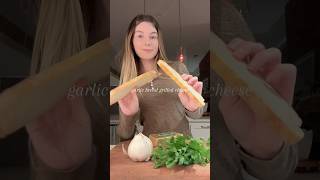 My easy garlic bread grilled cheese! #yummy #recipe #cozy