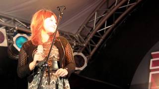 Jing Jazz_5_Walking Girl (20111017 爵士音樂節).MP4