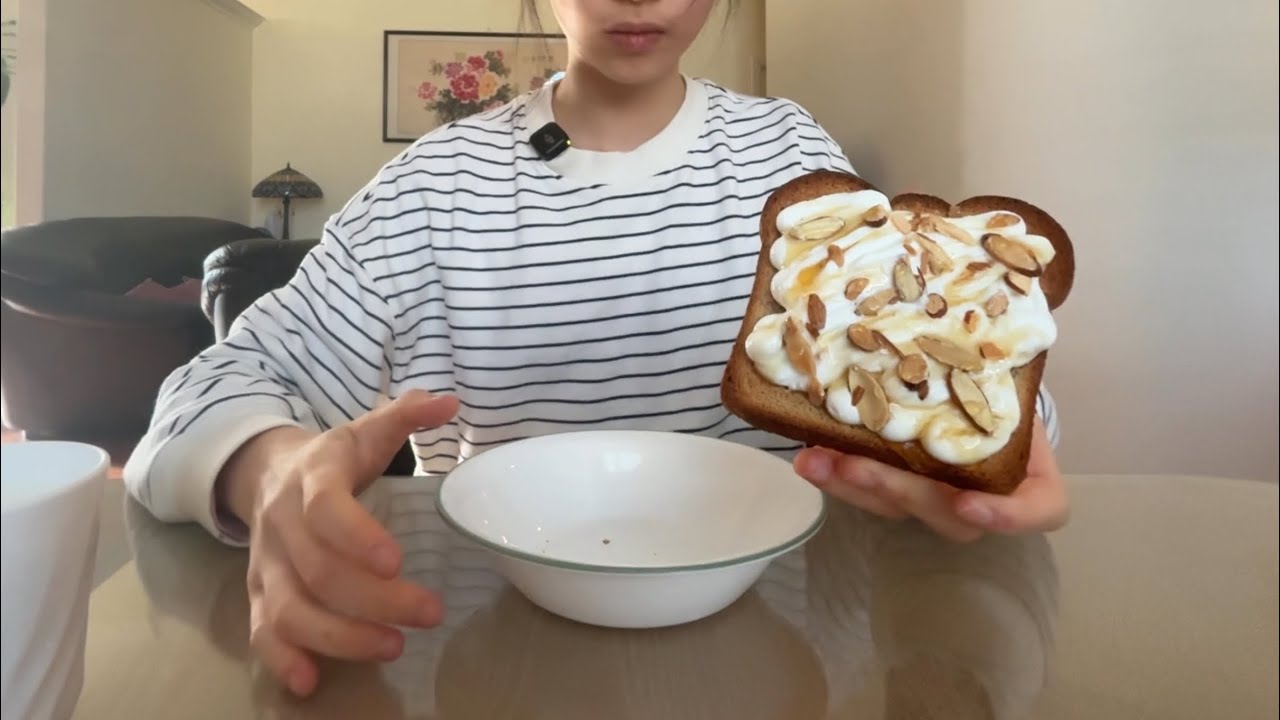 Honey yogurt almond crunch toast #asmr #mukbang 