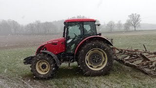 TRAKTORY ZETOR A JOHN DEERE V LUKÁCH. VLÁČENÍ A VÁLENÍ