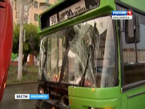 В Красноярске столкнулись 2 автобуса В Красноярске столкнулись 2 автобуса