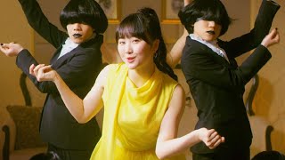 本田望結、ノースリーブドレスで“パイナップルダンス”（CM ／本田望結）