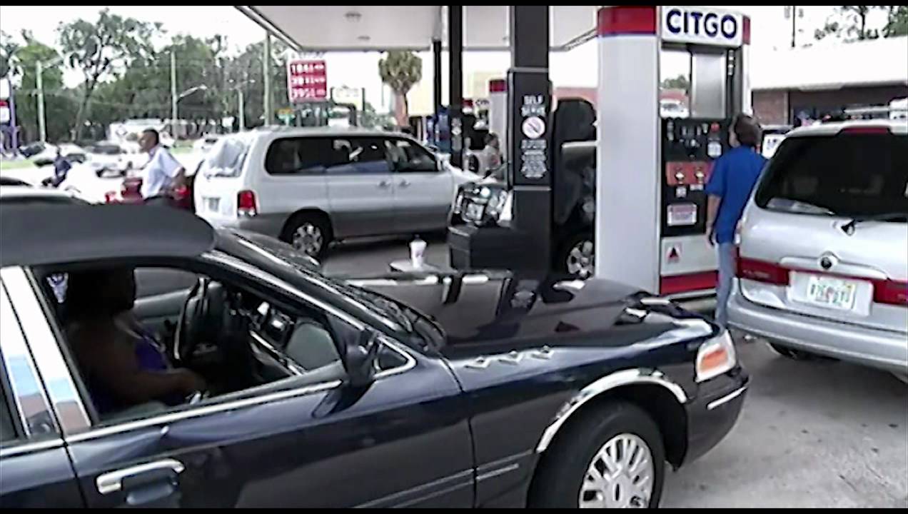 Gas Can Man Rolls Back Gas Prices in Jacksonville, FL. YouTube