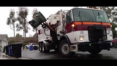 Burrtec - ex San Bernardino Labrie automizer WX64 on green waste