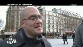 40 Ans Puceau - Il Drague Des Jeunes Femmes -