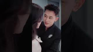 Aku pikir CEO dipaksa menikah denganku, tapi dia diam-diam mencintaiku selama 8 tahun!