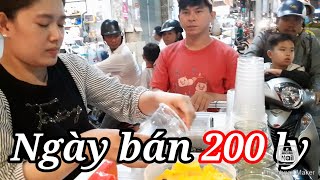 Trà Sữa Vỉa Hè Ngon Mà Rẻ Khách Quá Đông - Linh 136 Vlogs