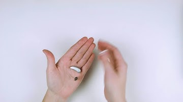 Replacing the battery in a Moxi Fit hearing aid.