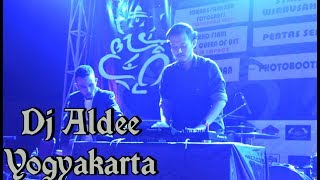 Universitas Sarjanawiata Tamansiswa Yogyakarta - Dj Aldee