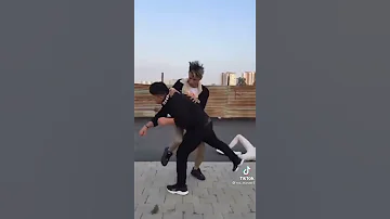 هدي حنش وحبيبتو 