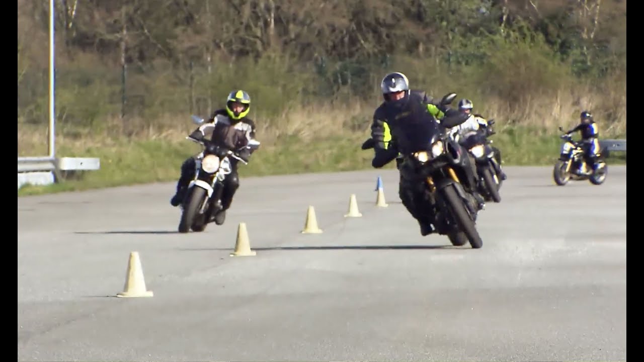 Sicherheitstraining: Motorradfahrer bereiten sich auf die Saison vor - YouTube