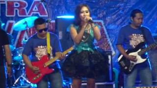 bulan separuh - vicky wijayanti - putra nirwana