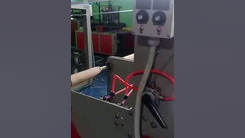 Máy thổi màng nhựa pp 2 đầu.