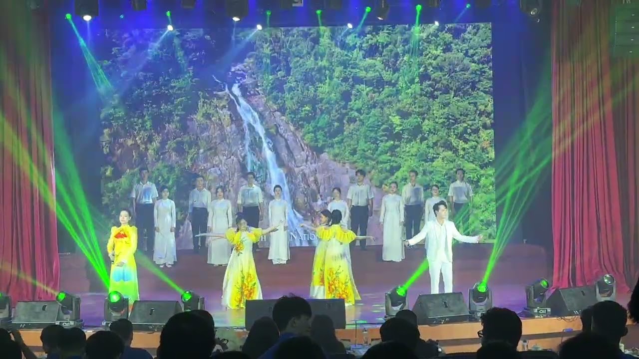 ĐẤT NƯỚC VƯƠN MÌNH |Mấy Lầu - Minh Quang| VỮNG BƯỚC DƯỚI CỜ ĐẢNG