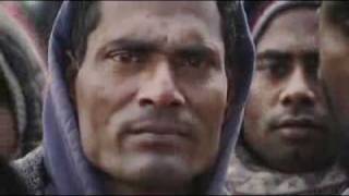 Foreigners flee Libya after bloody crackdowns